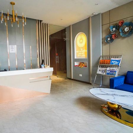 Familia Hotel And Banquets Лакхнау Екстер'єр фото