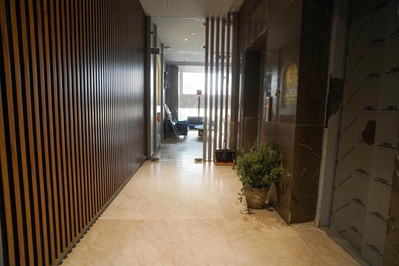 Familia Hotel And Banquets Лакхнау Екстер'єр фото