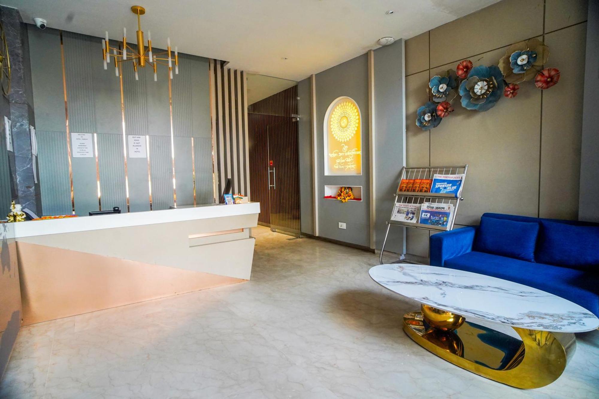 Familia Hotel And Banquets Лакхнау Екстер'єр фото